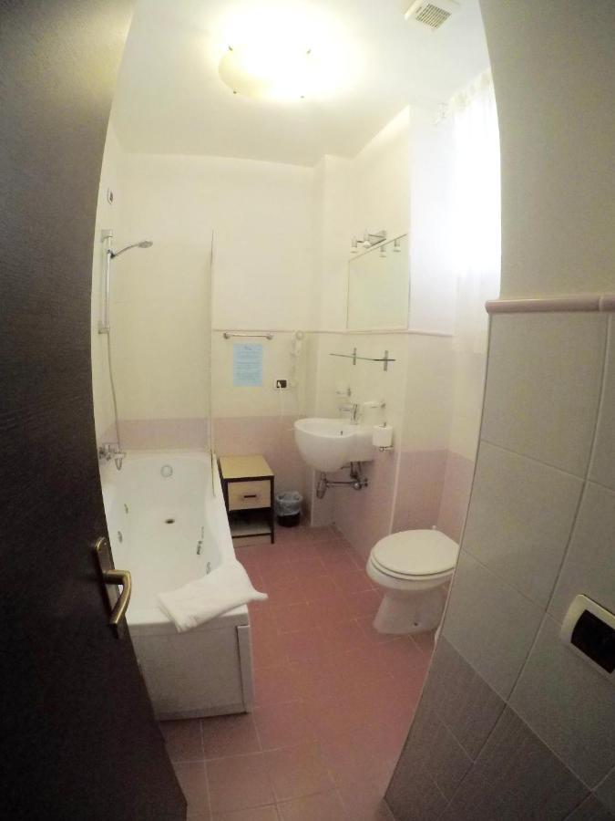 Blue Suite Vatican Guesthouse ローマ エクステリア 写真