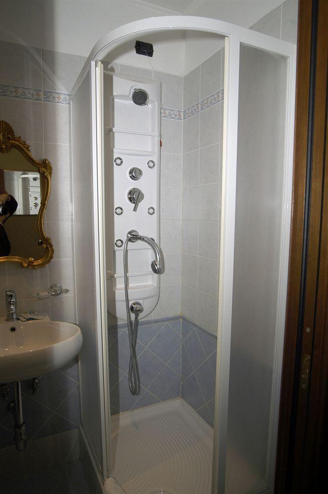 Blue Suite Vatican Guesthouse ローマ 部屋 写真